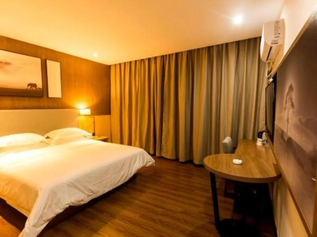 Bed in Jtour Inn Suizhou Yanhe Avenue