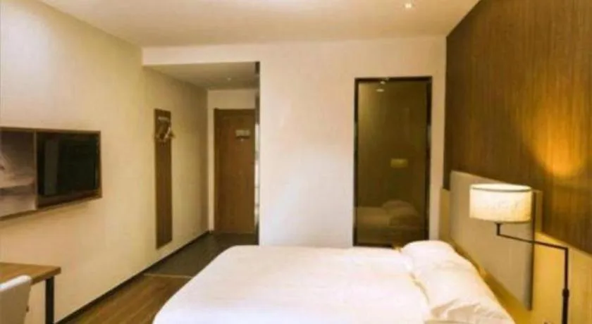 Bed in Jtour Inn Suizhou Yanhe Avenue