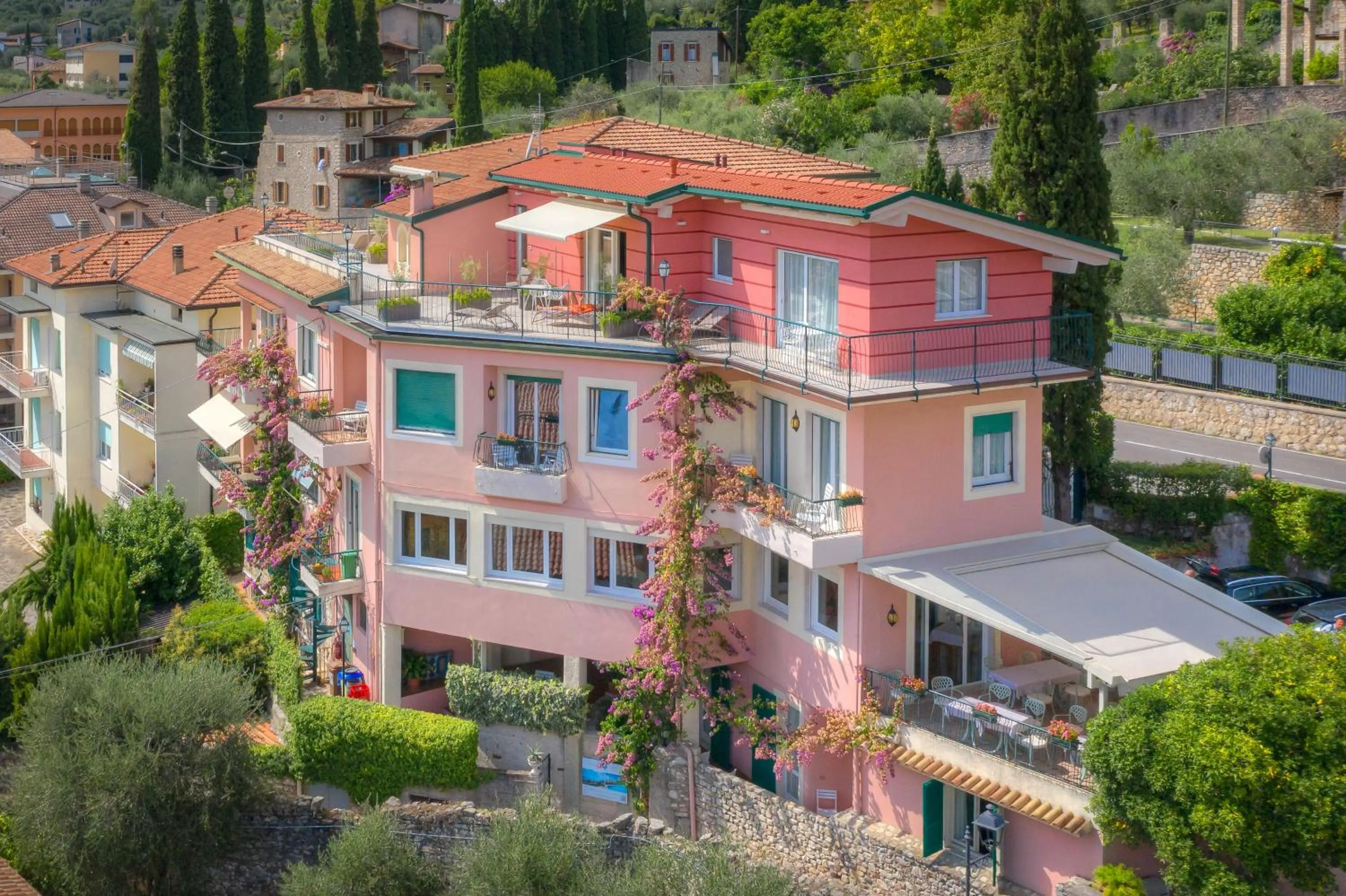 Property building in Hotel Villa Europa