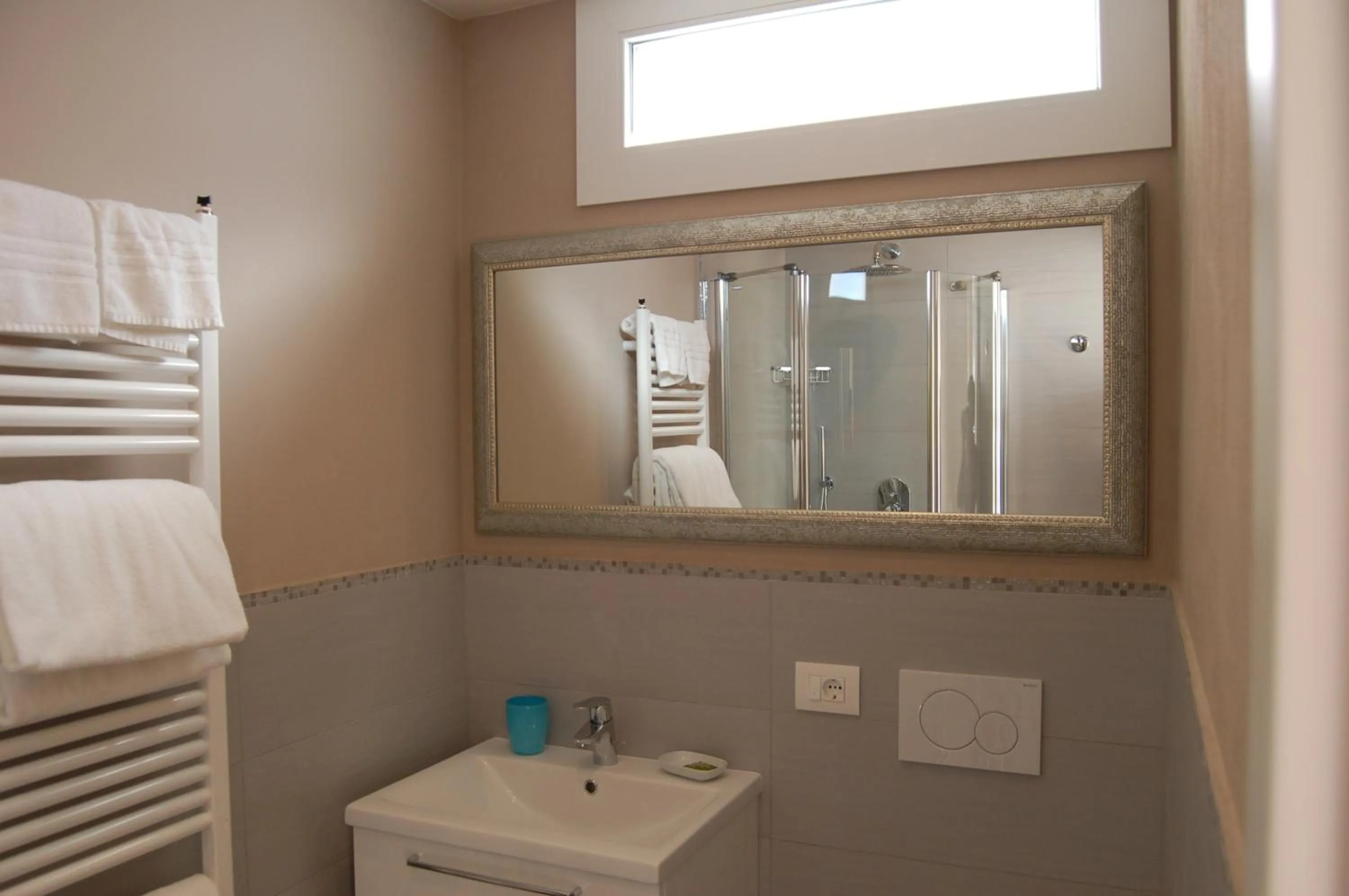 Bathroom in Hotel Villa Europa