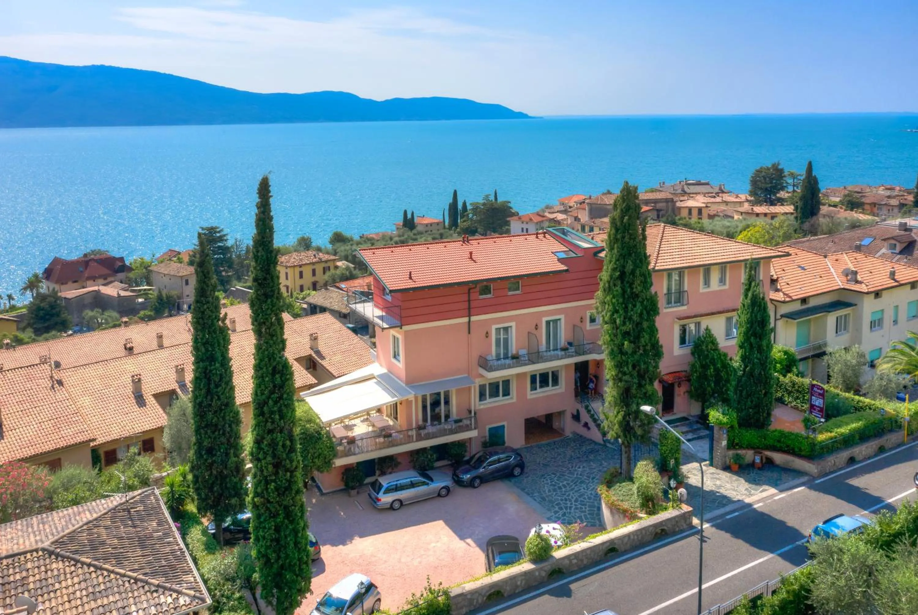 Property building in Hotel Villa Europa