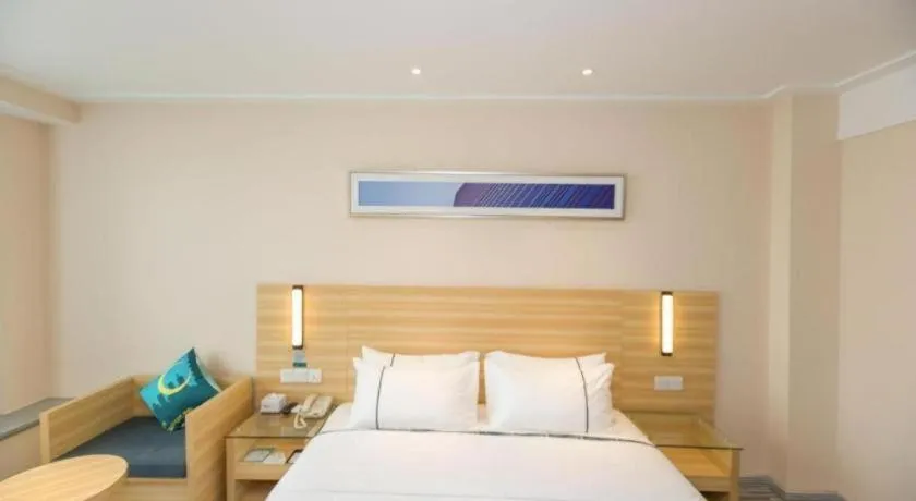 Bed in City Comfort Inn Chengdu Longquanyi District Beijing Road