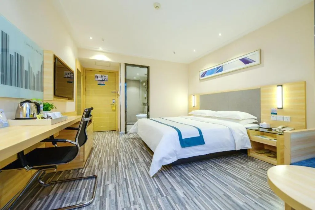 Bed in City Comfort Inn Chongqing Yangjiaping Pedestrian Street the MixC