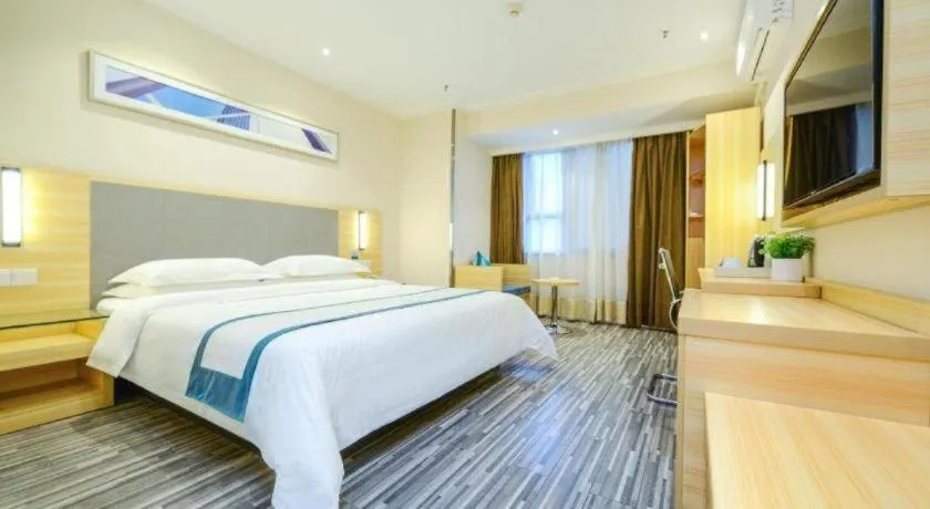 Bed in City Comfort Inn Chongqing Yangjiaping Pedestrian Street the MixC