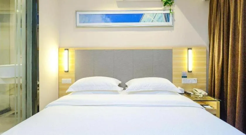 Bed in City Comfort Inn Chongqing Yangjiaping Pedestrian Street the MixC