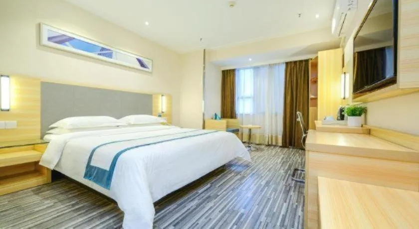 Bed in City Comfort Inn Chongqing Yangjiaping Pedestrian Street the MixC