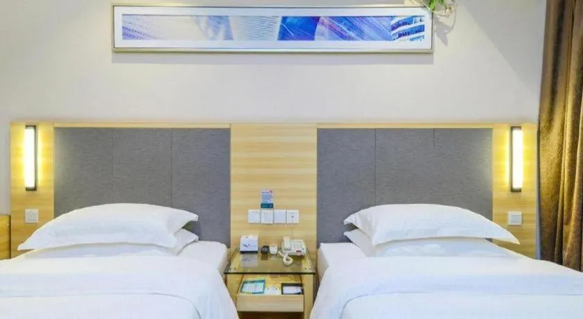Bed in City Comfort Inn Chongqing Yangjiaping Pedestrian Street the MixC