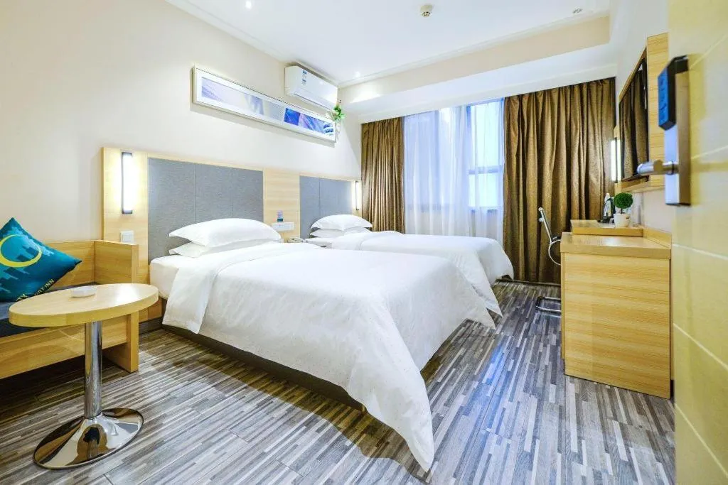 Bed in City Comfort Inn Chongqing Yangjiaping Pedestrian Street the MixC