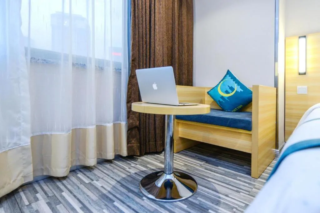 Bed in City Comfort Inn Chongqing Yangjiaping Pedestrian Street the MixC