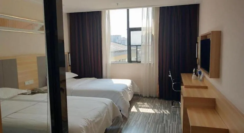 Bed in City Comfort Inn Hotel Zhangjiajie Railway Station Tianmen Mountain Cableway Station