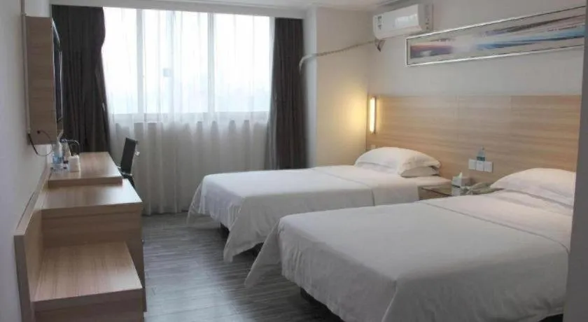 Bed in City Comfort Inn Chongqing Lianglukou Metro Station