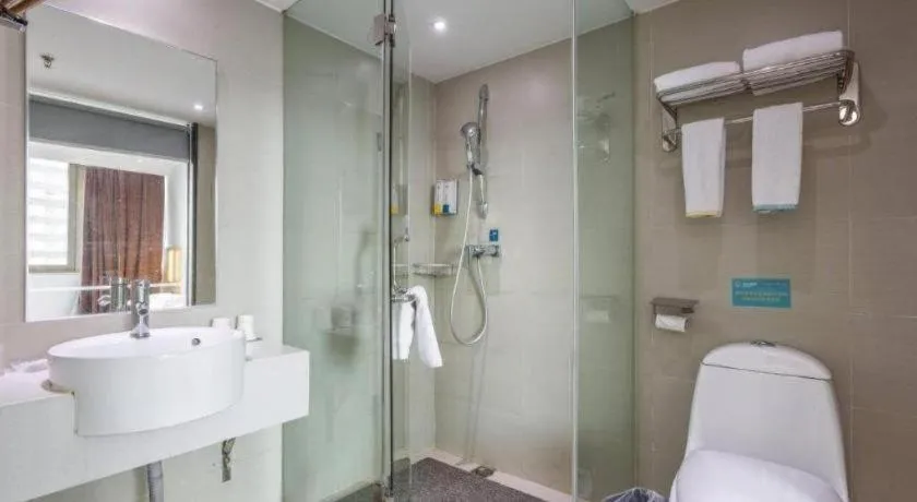 City Comfort Inn Chongqing Lianglukou Metro Station