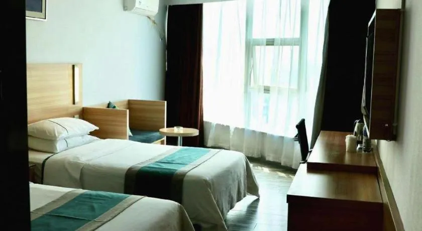 Bed in City Comfort Inn Chongqing Lianglukou Metro Station