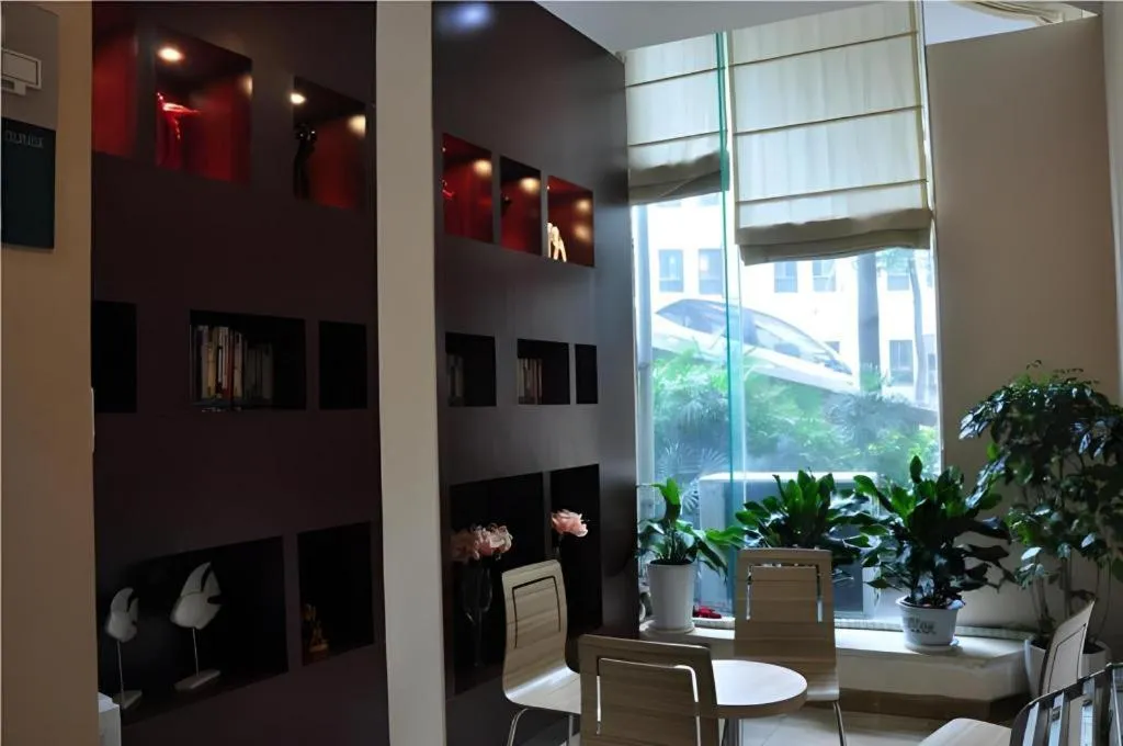 City Comfort Inn Chongqing Lianglukou Metro Station