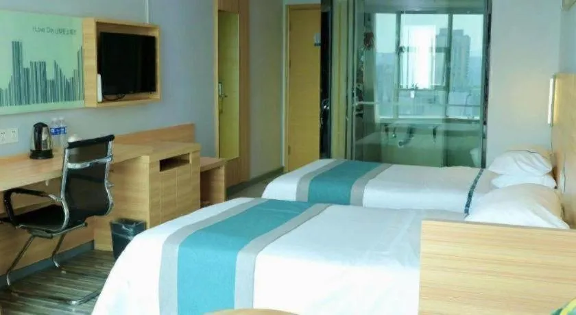 Bed in City Comfort Inn Chongqing Lianglukou Metro Station