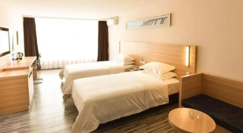 Bed in City Comfort Inn Chongqing Lianglukou Metro Station