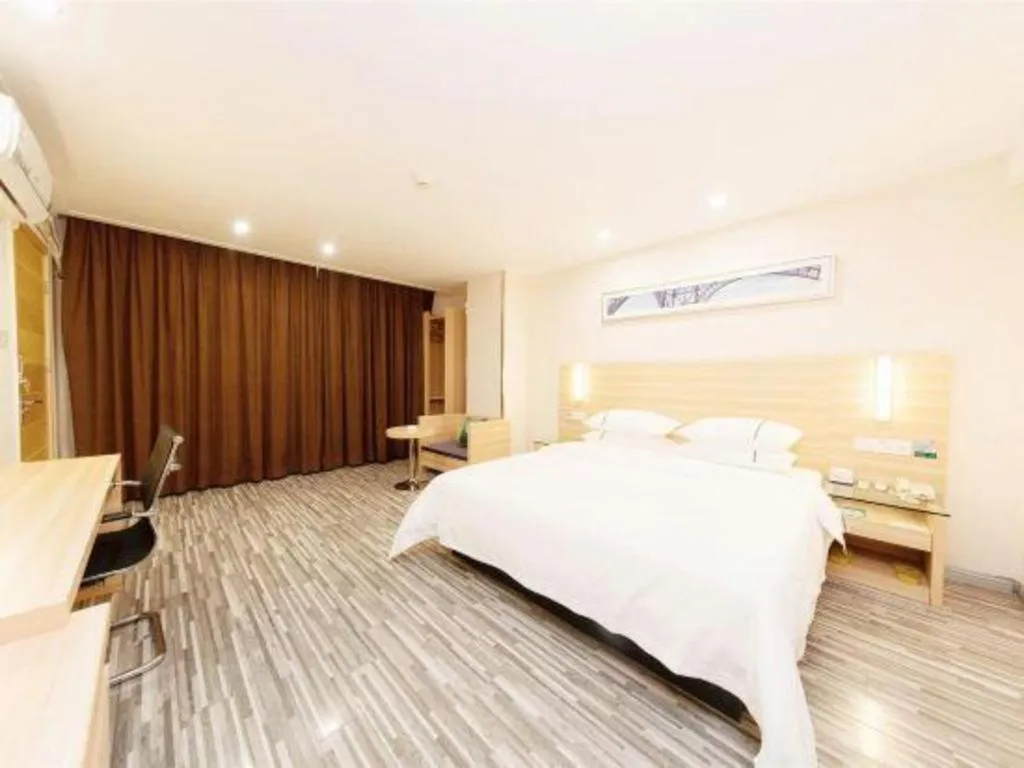 Bed in City Comfort Inn Yunfu Luoding Triumph Plaza