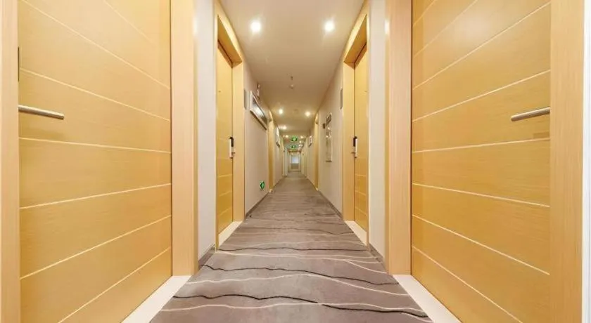 City Comfort Inn Yunfu Luoding Triumph Plaza