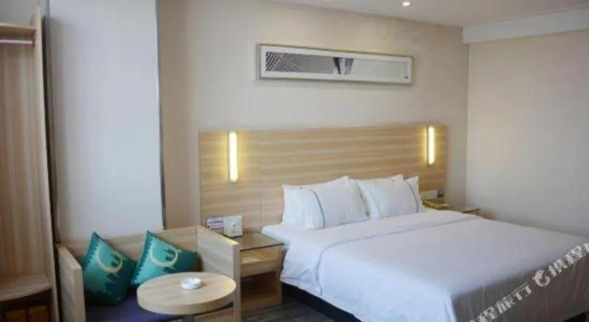 Bed in City Comfort Inn Yunfu Luoding Triumph Plaza