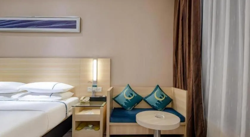 Bed in City Comfort Inn Yunfu Luoding Triumph Plaza