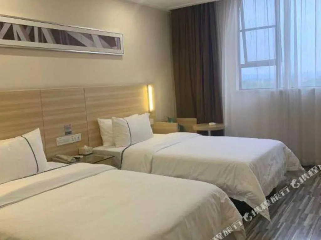 Bed in City Comfort Inn Yunfu Luoding Triumph Plaza