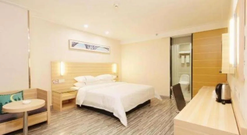 Bed in City Comfort Inn Yunfu Luoding Triumph Plaza