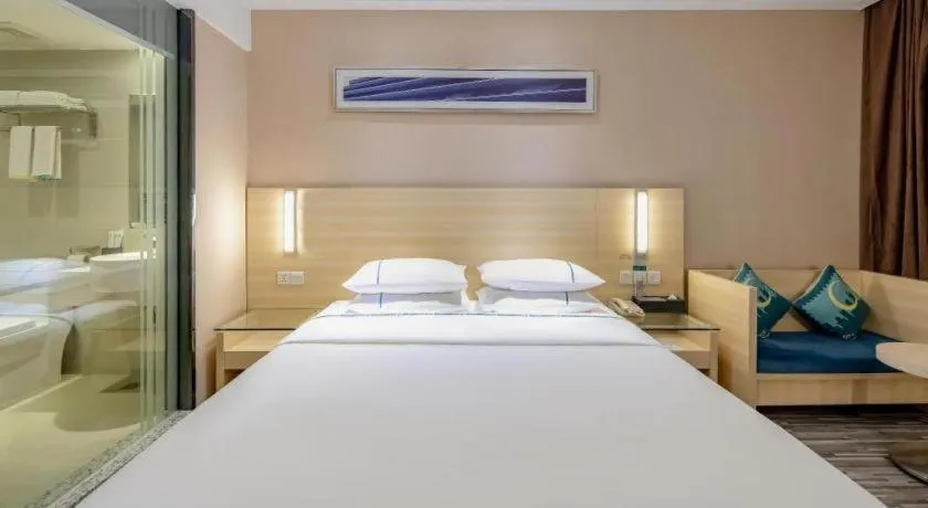 Bed in City Comfort Inn Yunfu Luoding Triumph Plaza