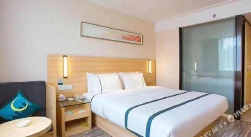 Bed in City Comfort Inn Yunfu Luoding Triumph Plaza