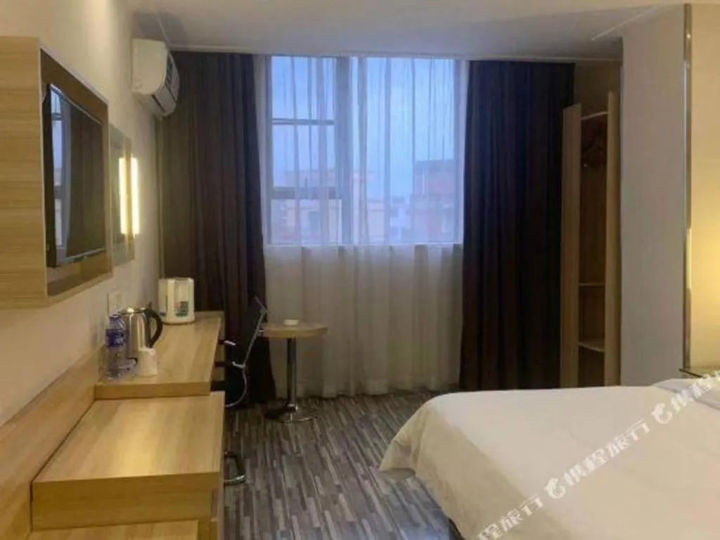 Bed in City Comfort Inn Yunfu Luoding Triumph Plaza