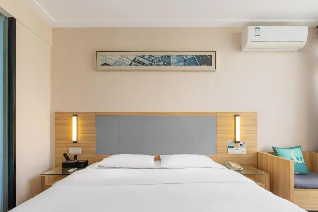 Bed in City Comfort Inn Xianning Wenquan Road Walmart Plaza