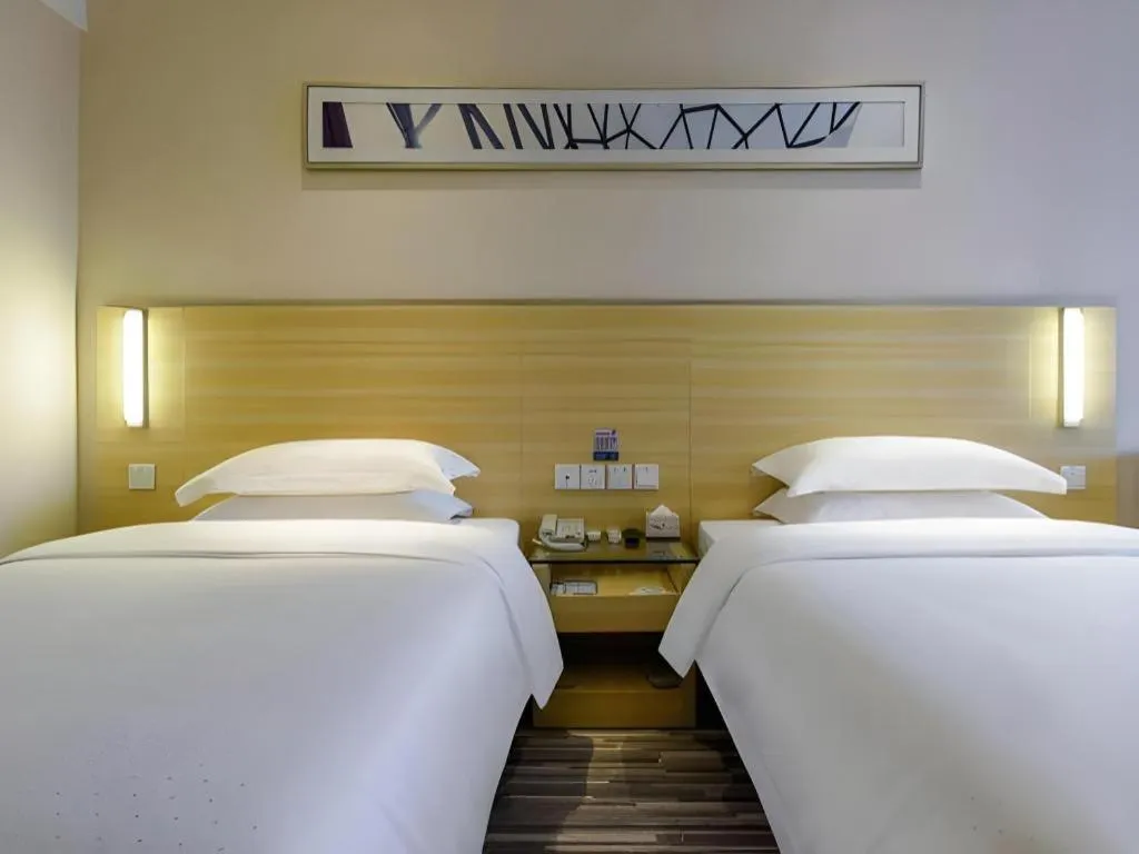 Bed in City Comfort Inn Hotel Guiyang Normal University Yangmingci Metro Station