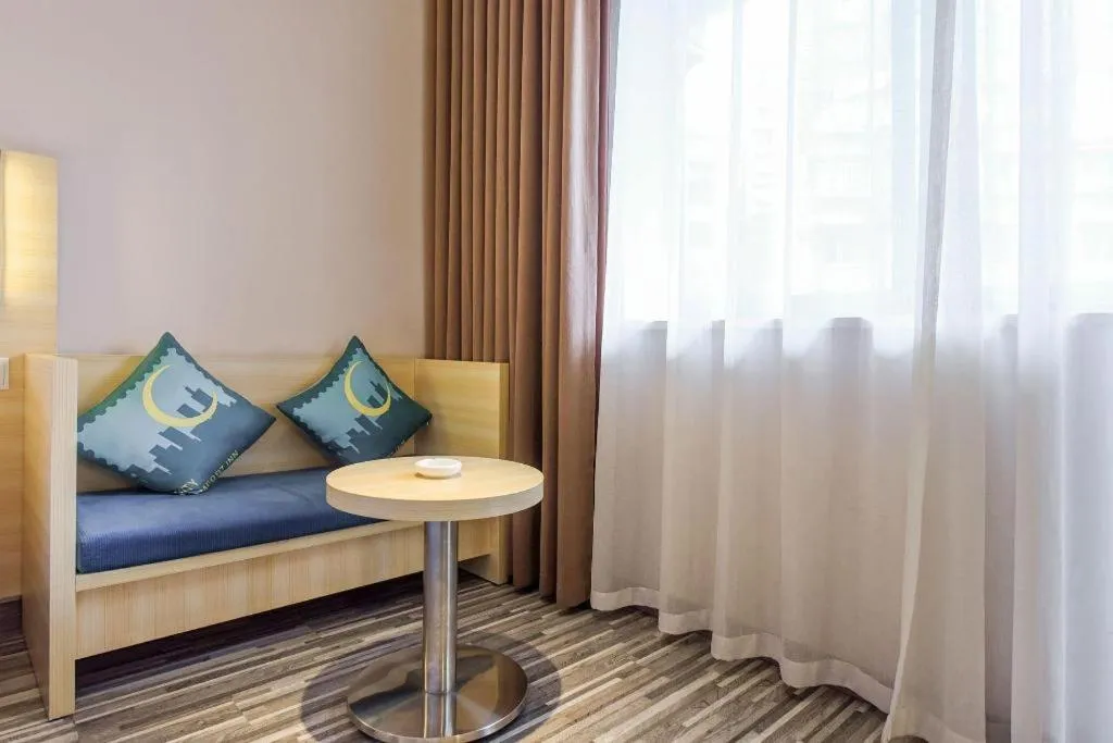 Bed in City Comfort Inn Hotel Guiyang Normal University Yangmingci Metro Station