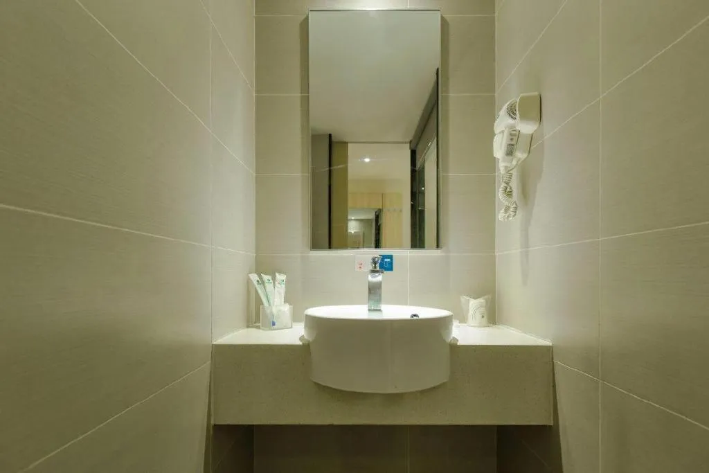 City Comfort Inn Hotel Guiyang Normal University Yangmingci Metro Station