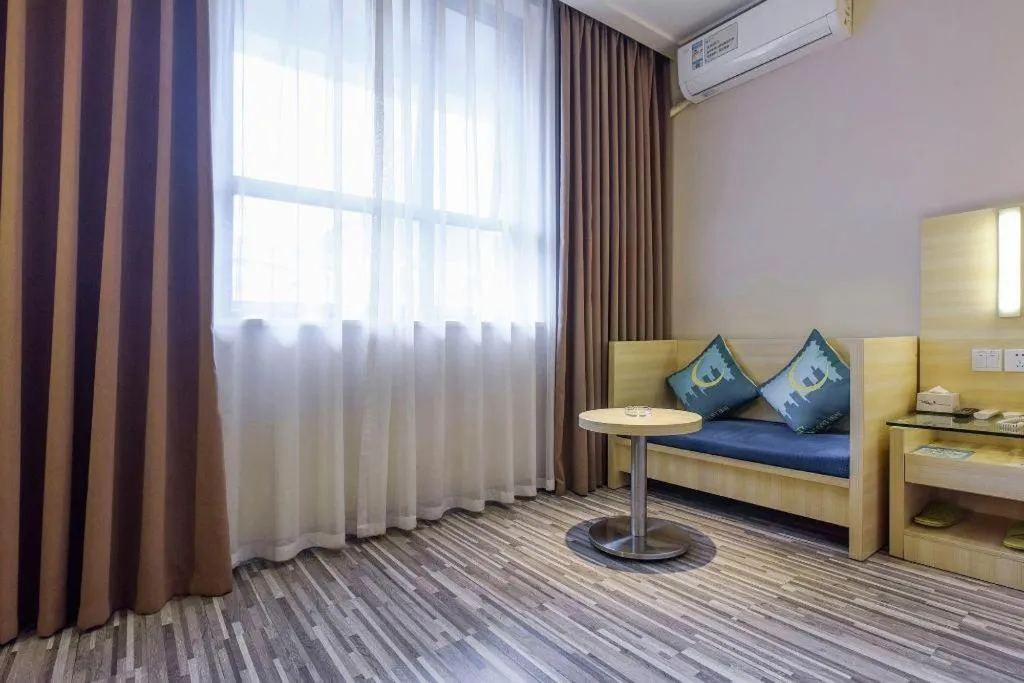 Bed in City Comfort Inn Hotel Guiyang Normal University Yangmingci Metro Station