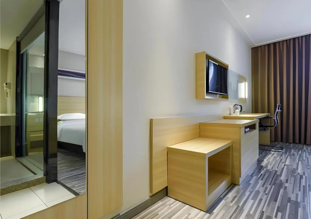 Bed in City Comfort Inn Hotel Guiyang Normal University Yangmingci Metro Station