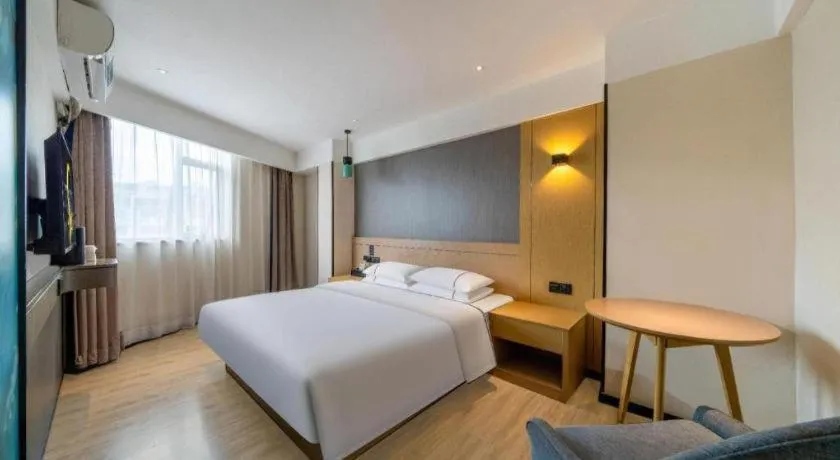 Bed in City Comfort Inn Hezhou Avenue