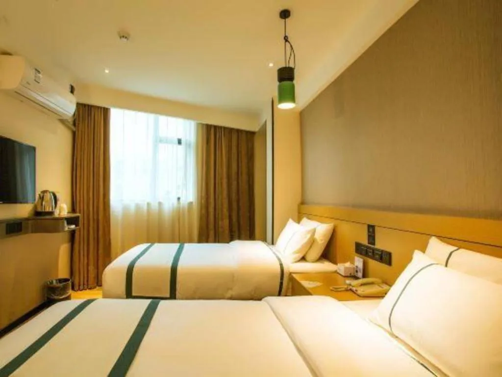 Bed in City Comfort Inn Hezhou Avenue