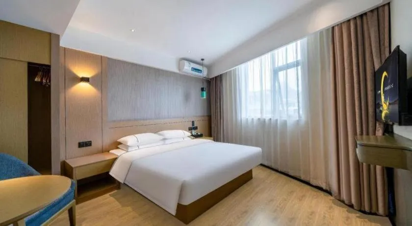 Bed in City Comfort Inn Hezhou Avenue