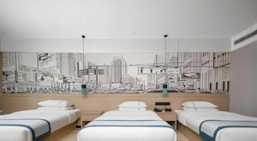 Bed in City Comfort Inn Yuzhou Yuwang Square