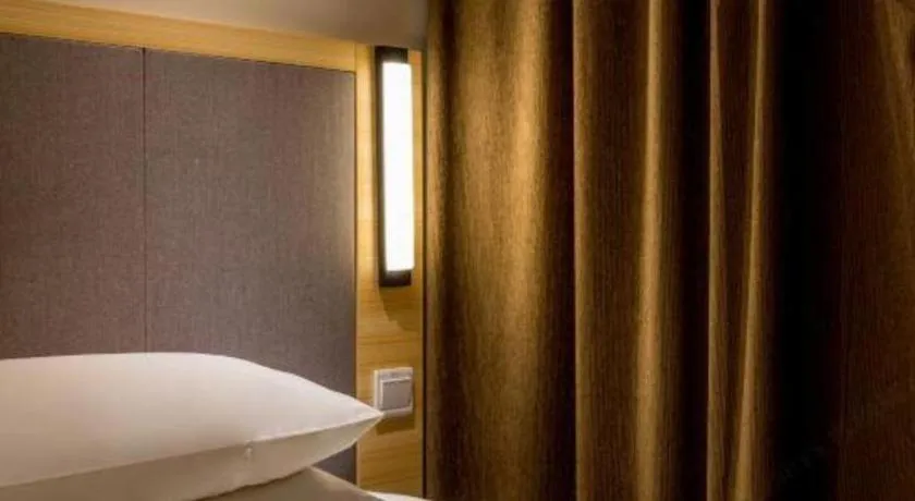 Bed in City Comfort Inn Dongguan Nancheng Tian'an Digital City