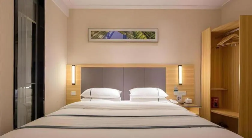 Bed in City Comfort Inn Dongguan Nancheng Tian'an Digital City