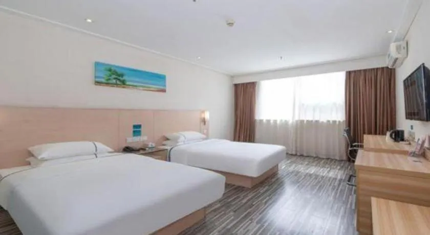 Bed in City Comfort Inn Maoming High Speed Railway Station Wenming Road