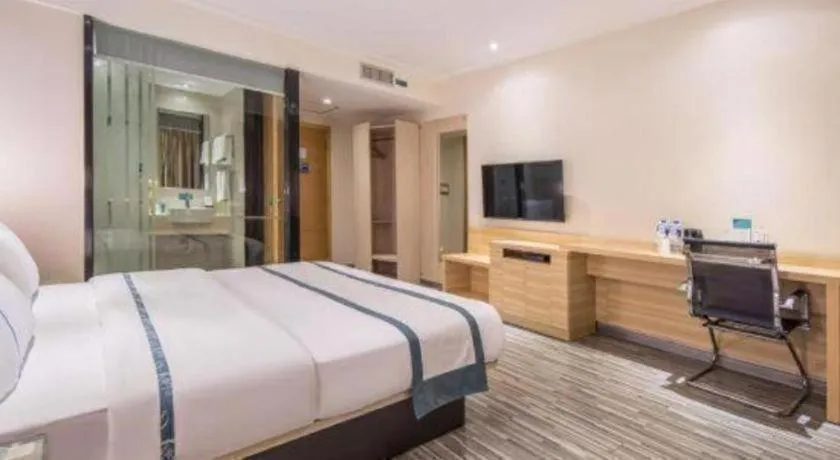 Bed in City Comfort Inn Maoming High Speed Railway Station Wenming Road