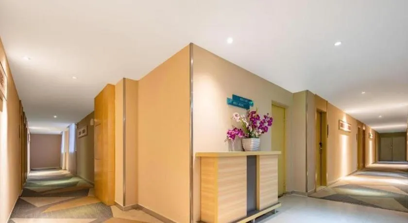 Bed in City Comfort Inn Maoming High Speed Railway Station Wenming Road