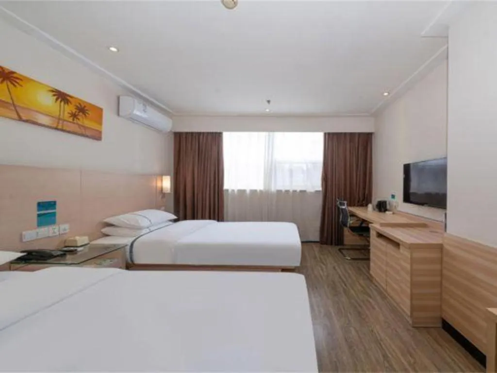 Bed in City Comfort Inn Maoming High Speed Railway Station Wenming Road