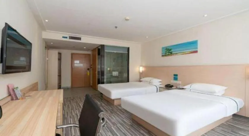 Bed in City Comfort Inn Maoming High Speed Railway Station Wenming Road