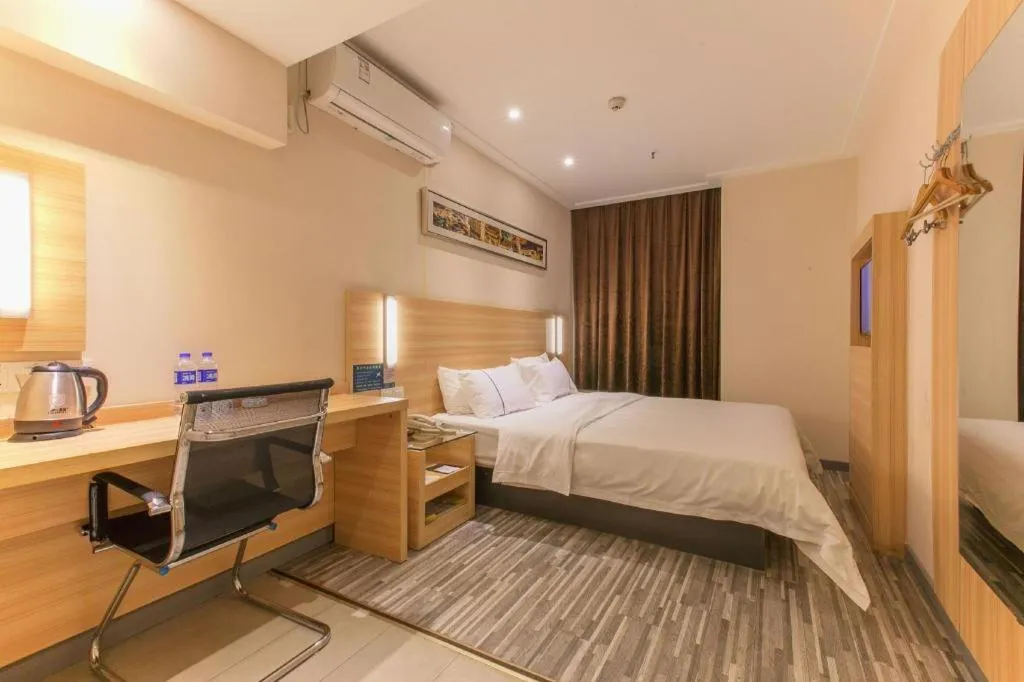 Bed in City Comfort Inn Wuhan Rui'an Street Metro Station