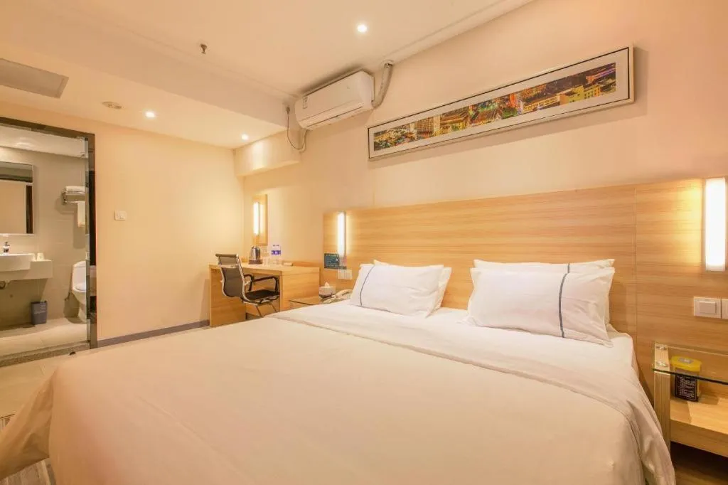 Bed in City Comfort Inn Wuhan Rui'an Street Metro Station