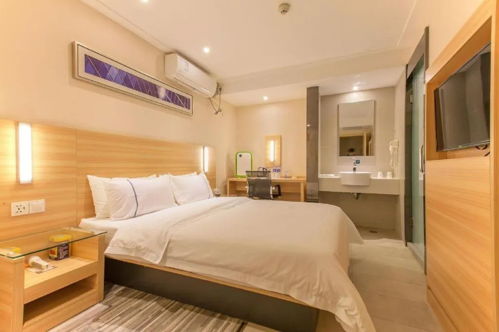 Bed in City Comfort Inn Wuhan Rui'an Street Metro Station