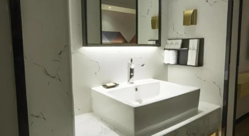 Borrman Hotel Zhuhai Gongbei Port Fuhuali Light Rail